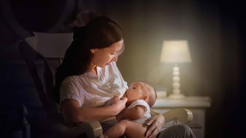 Mẹo giúp trẻ sơ sinh ngủ ngon vào ban đêm 